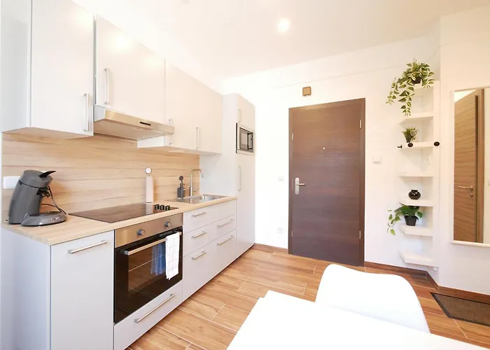 Erdgeschosswohnung, Zentral, Ruhige Lage Lägenhet