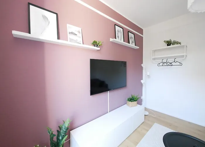 Erdgeschosswohnung, Zentral, Ruhige Lage Lägenhet